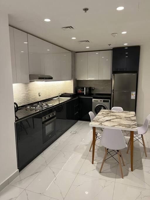 شقة Modern In The Heart Of عمان